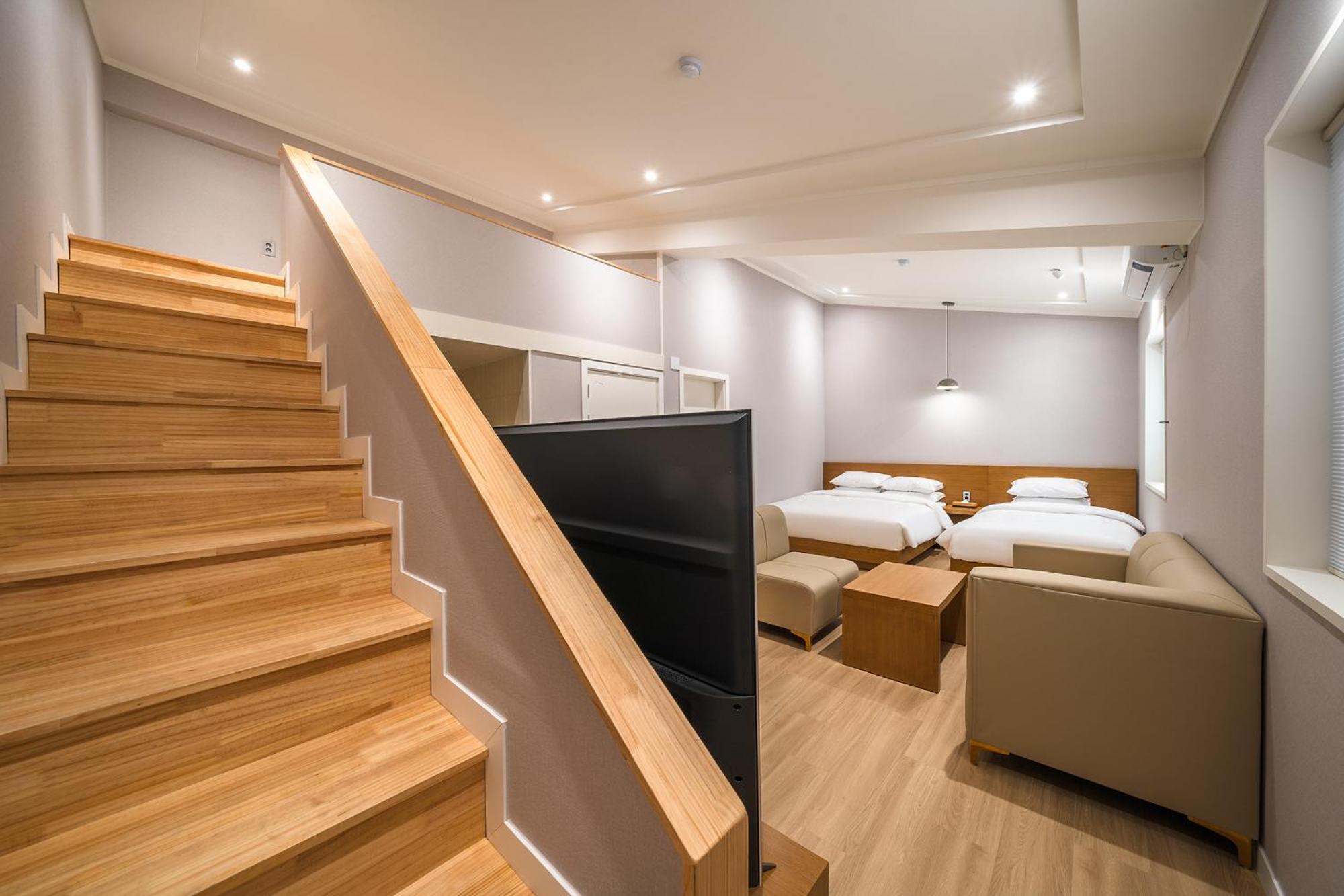 Mono Hotel Σουγόν Εξωτερικό φωτογραφία