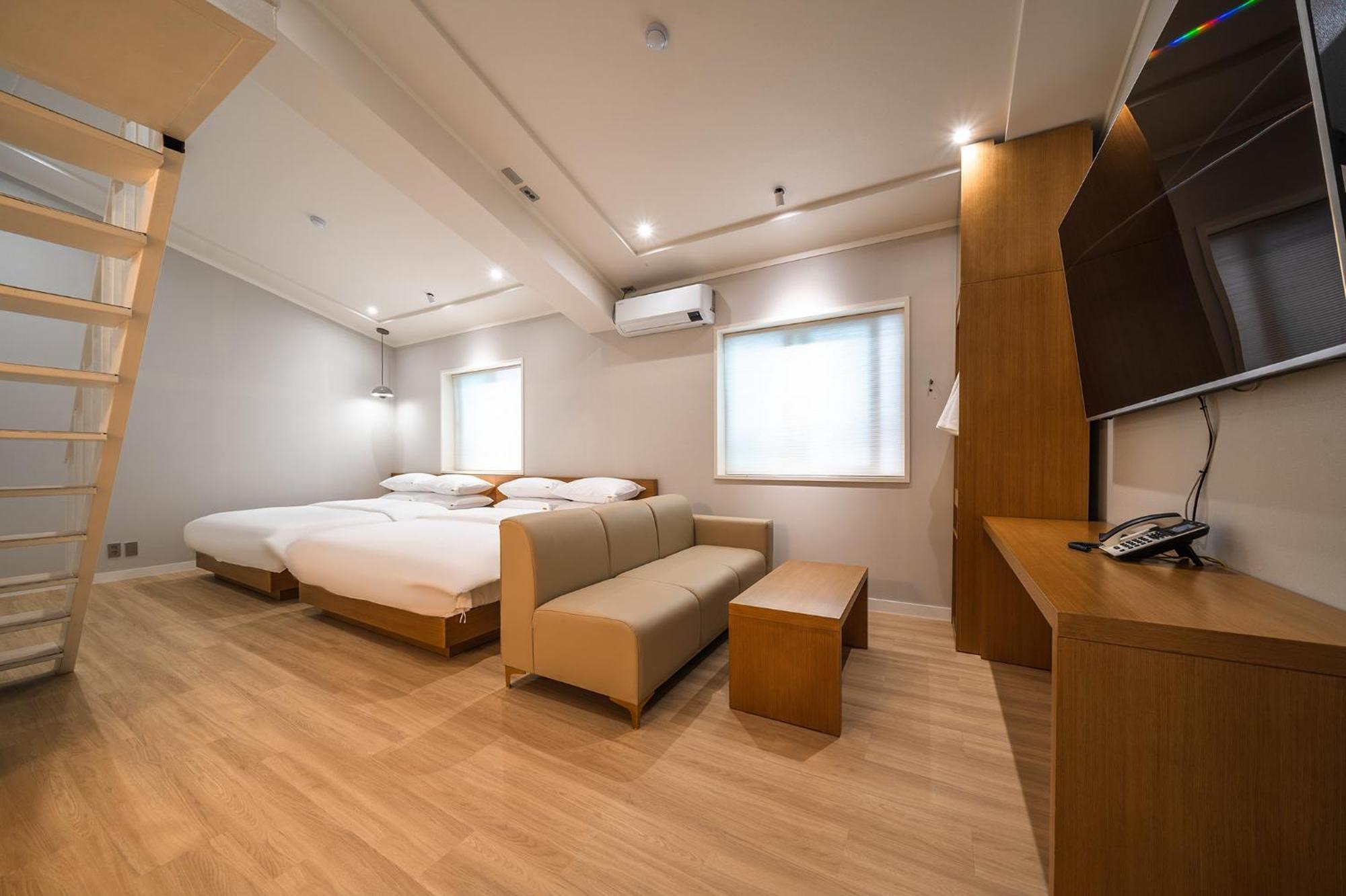 Mono Hotel Σουγόν Εξωτερικό φωτογραφία