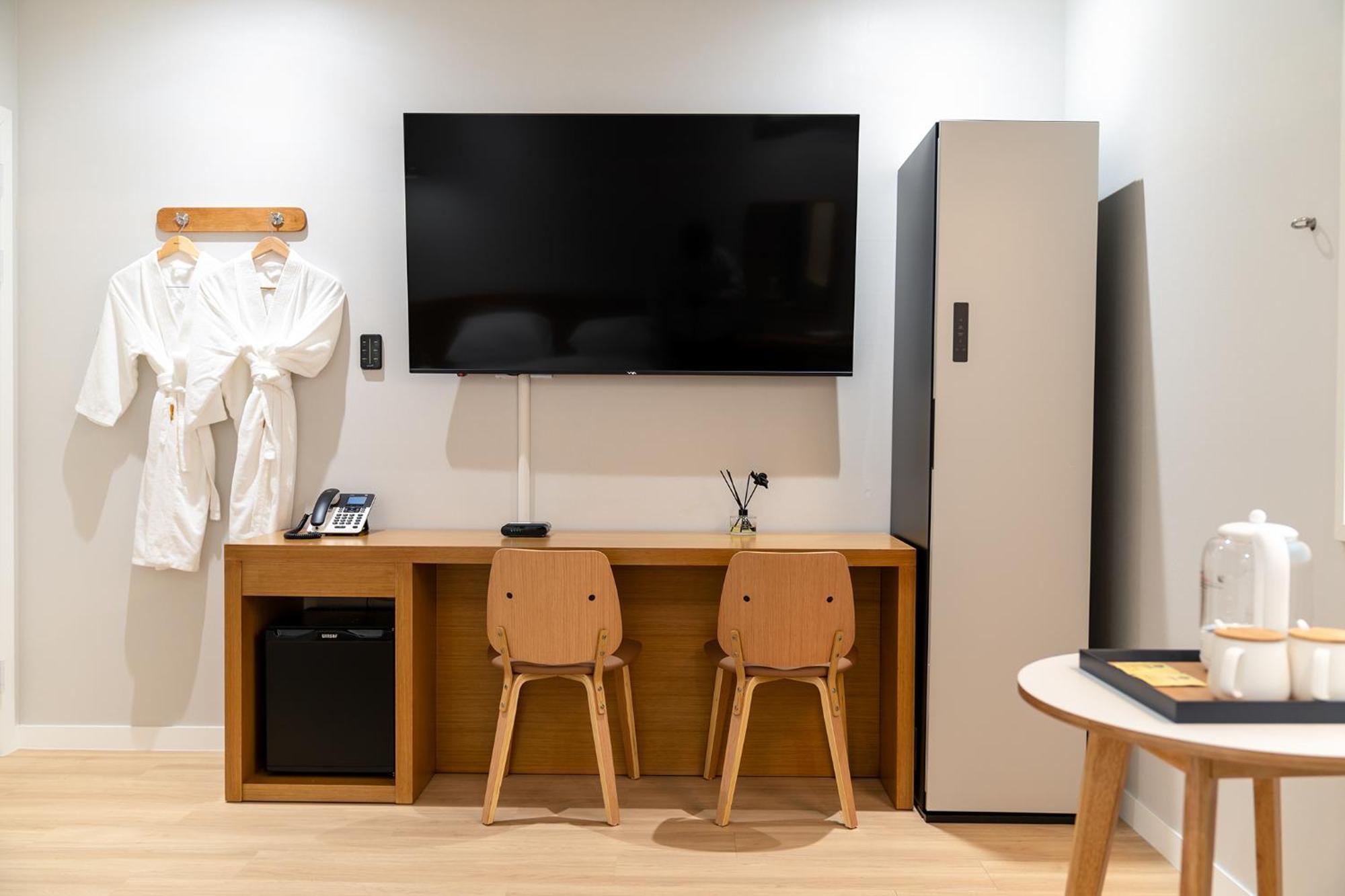 Mono Hotel Σουγόν Εξωτερικό φωτογραφία