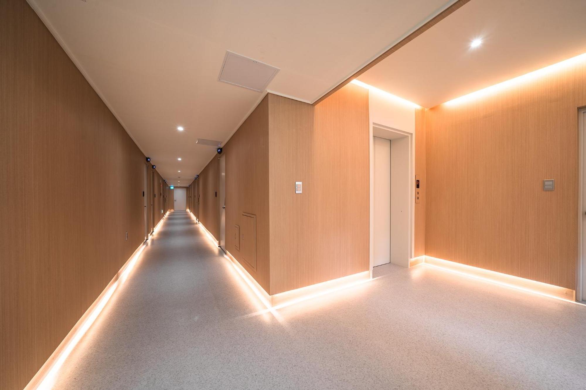 Mono Hotel Σουγόν Εξωτερικό φωτογραφία